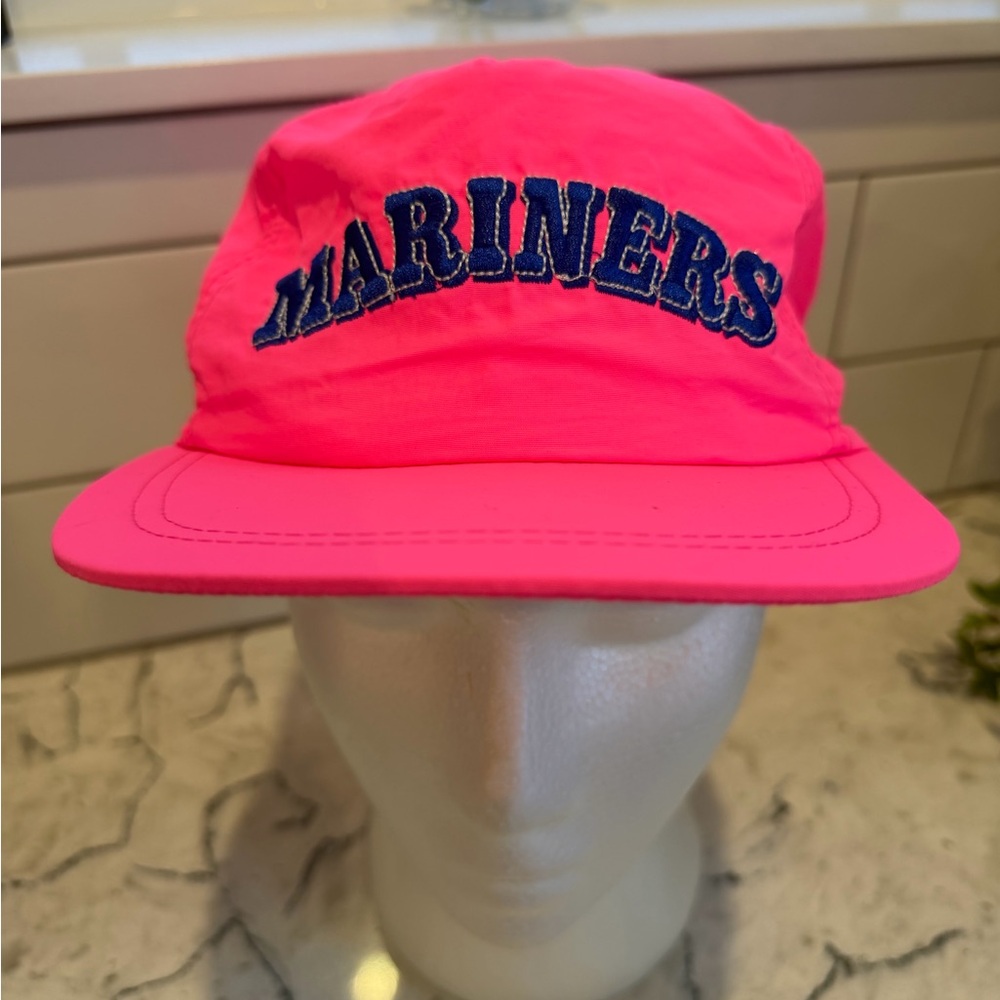 MARINERS -SEATTLE MARINERS FAMOUS BASEBALL TEAM 5/9/25 limited edition ball cap.